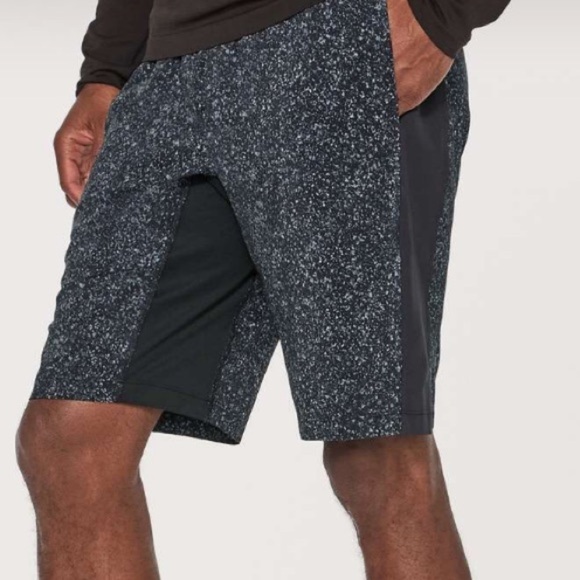 Lululemon T.H.E. Short Linerless 11" Inked Light Cast Black Medium - Picture 1 of 13